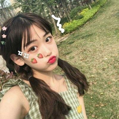 橙色女孩